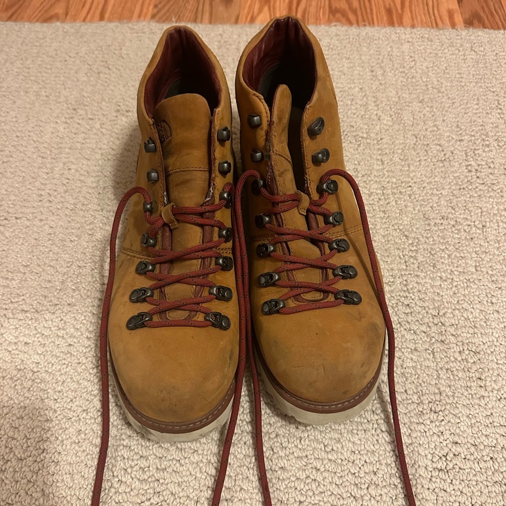 The North Face Waterproof Boots (13)